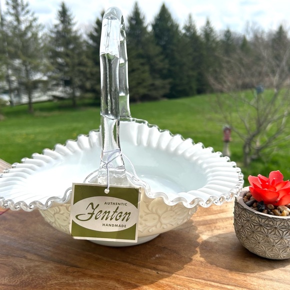 Vintage Fenton Silver Crest Style Milk Glass Ruffled Crimped Rim Lace - Picture 13 of 13